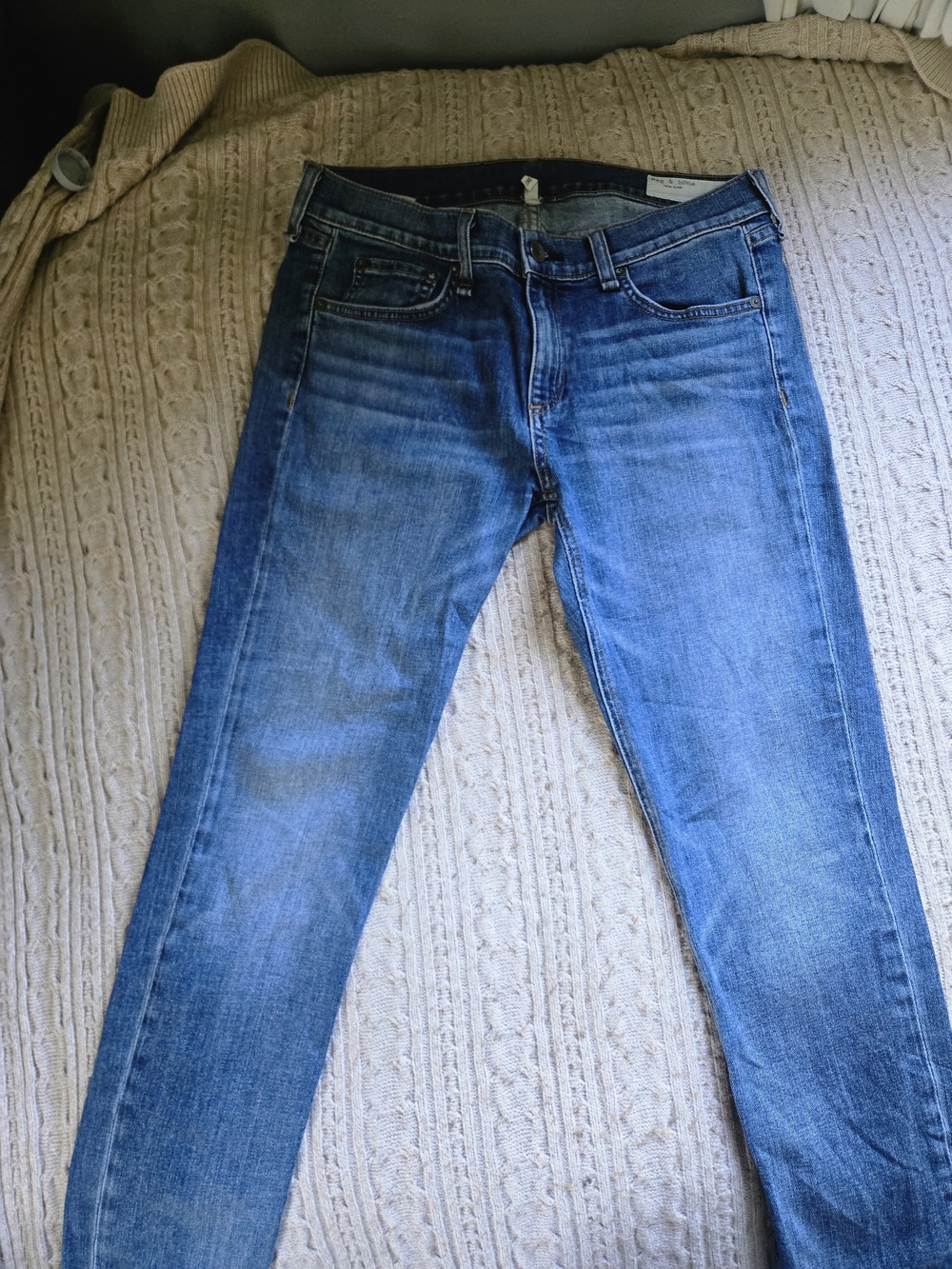 rag & bone Dre Capri Jeans in Medium Blue Wash